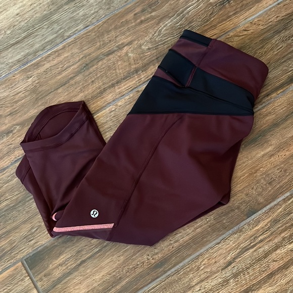 LIKE NEW Lululemon Crop Legging - Picture 3 of 3